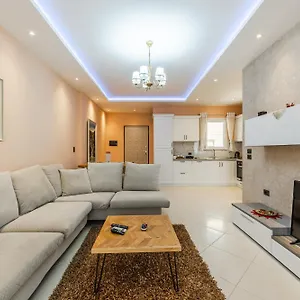 Easy Residences , Golem (Tirana) Albanien